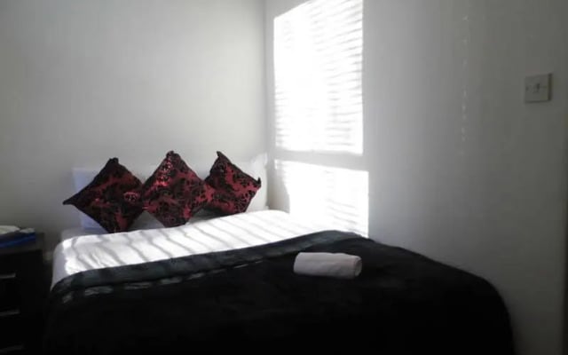 Hyde Park Gate Hotel
