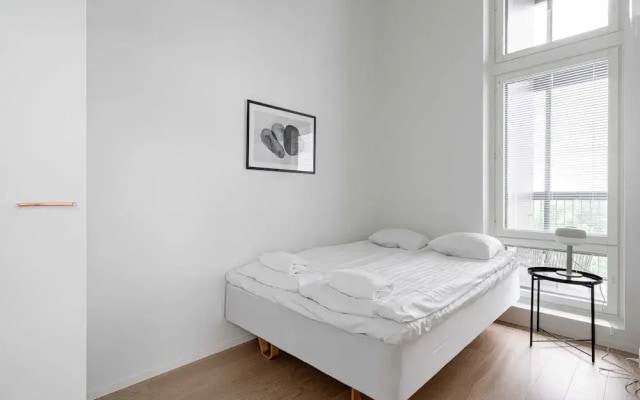3BR Modern Loft Penthouse with Sauna & Parking