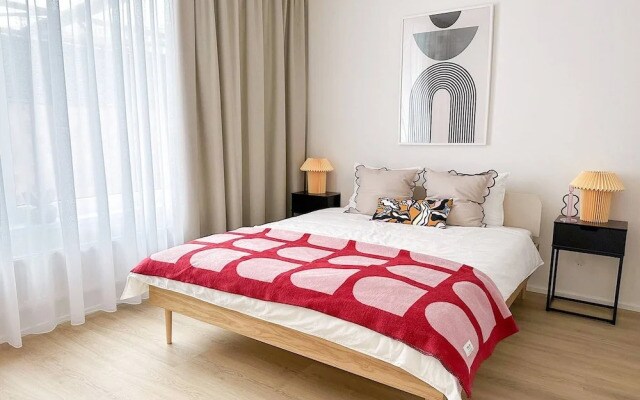 "new 3kk Apts: Holešovice Heart"