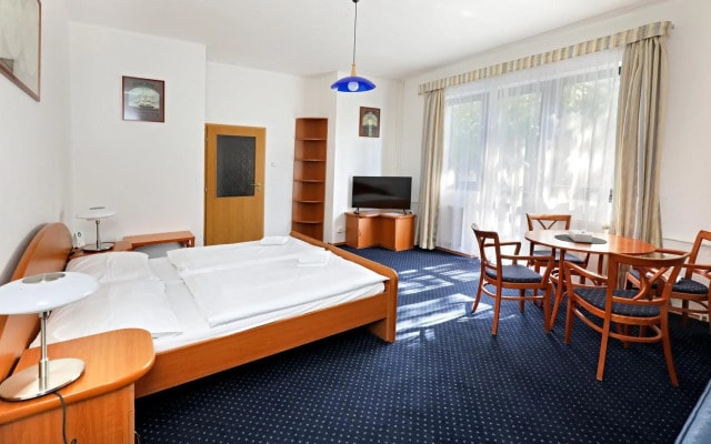 Hotel Laguna Slapy