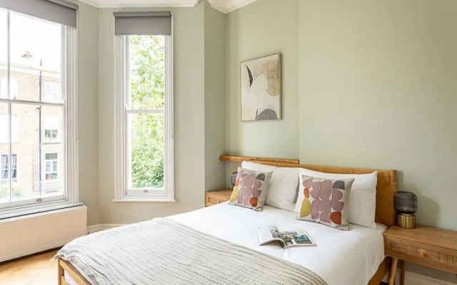 Newly Renovated Two Bedroom Kensington Flat