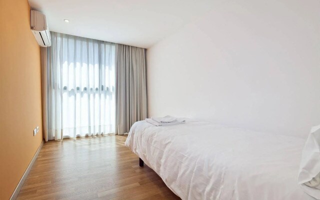 Inside Barcelona Apartments Sants