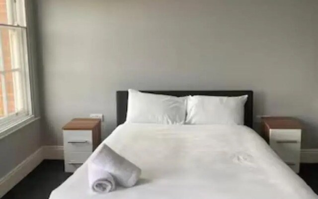 Extra Large Six Bed Six Bath Townhouse