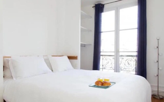 Marais - Place des Vosges Apartment
