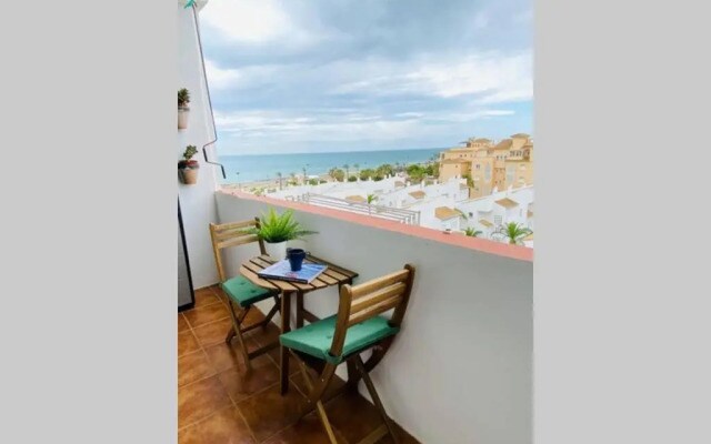 Soleado apartamento reformado 2 hab. en Playamar