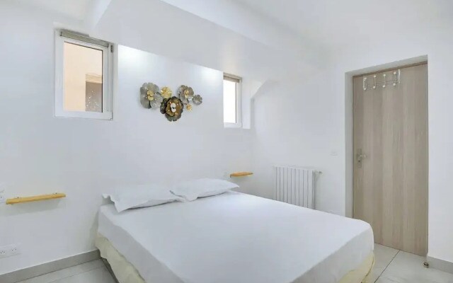 Appartement in the Heart of Paris Canal de L'ourq/crimee