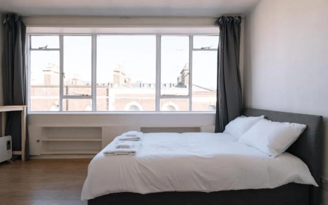 Modern Studio Flat. Central London. Zone 1.