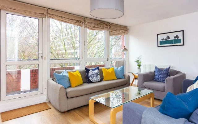 Spacious Central 3 Bedroom Apartment in Old Street