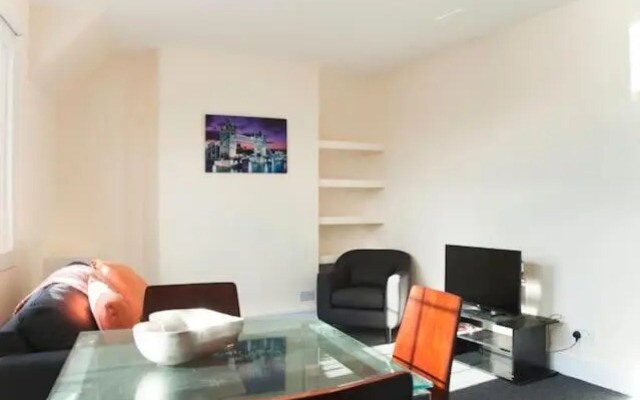 Kennington Apartment D/Apartment