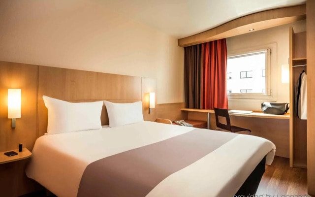 Отель Ibis Paris Montmartre Sacré-Coeur