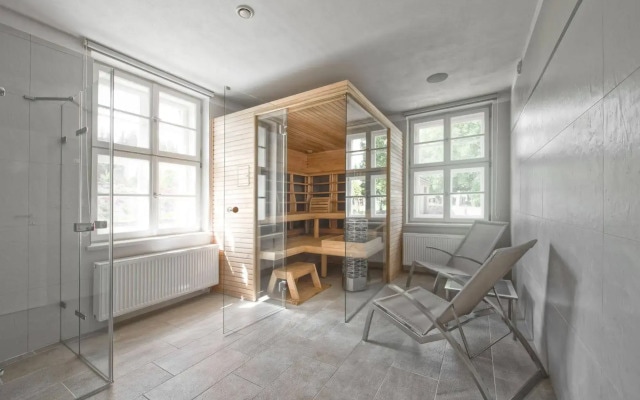 Theresian Apartment