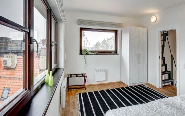 4 Arts Suites