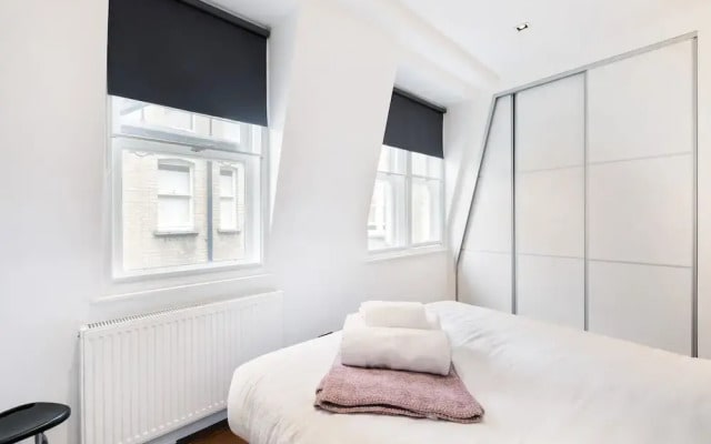 Stylish 2BR 2BA by the Heart of Soho