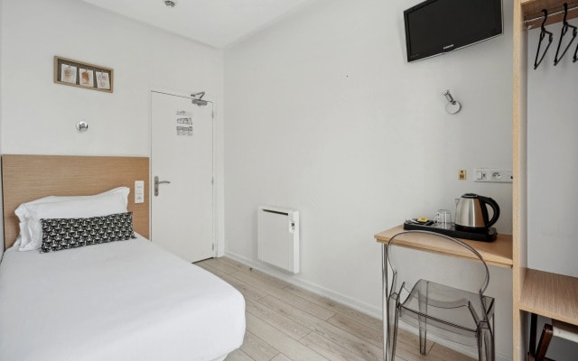 Hotel Le National Clichy Paris
