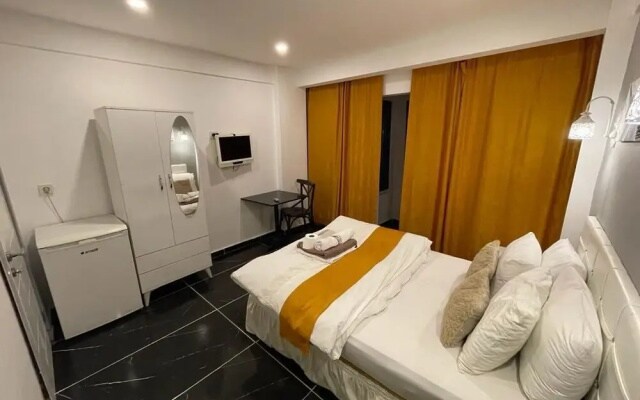 Happy Dreams Apart Hotel