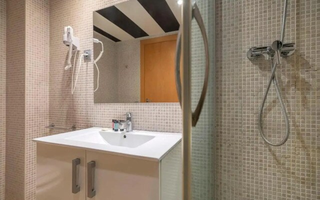 Modern and bright apartment in Eixample 3-2