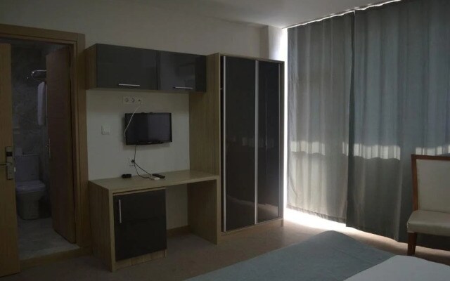 Roz Otel
