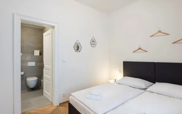 Budget Rehorova Apartments