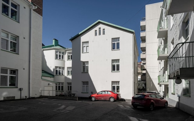 Historical Studio & Excellent Location