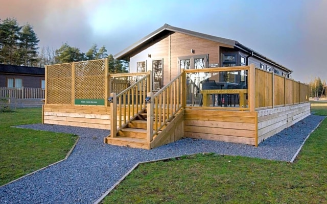 Hollicarrs – Long Lane Lodge