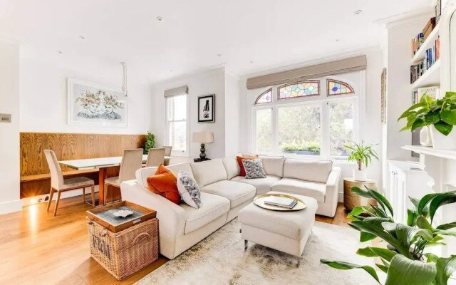 Luxury 3-bed Apartment in Central London