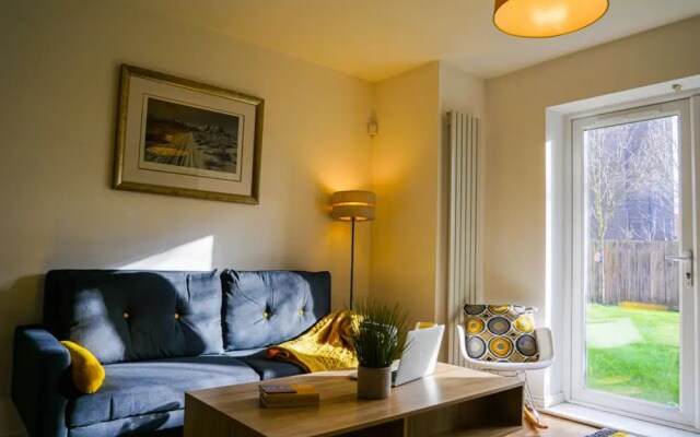 Amazing 5 2-bed Apartment in Manchester