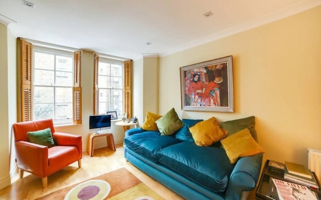Bright Spacious 2BR Home Near Victoria