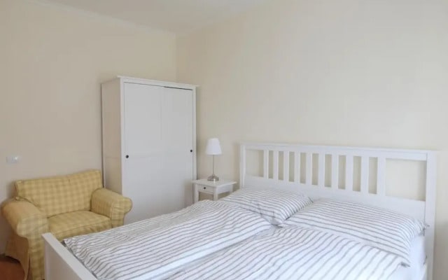 One-bedroom apartment near I.P.Pavlova