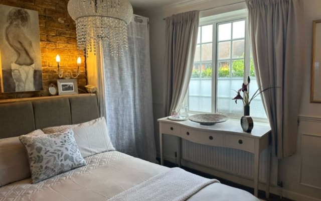 Bushey B&B