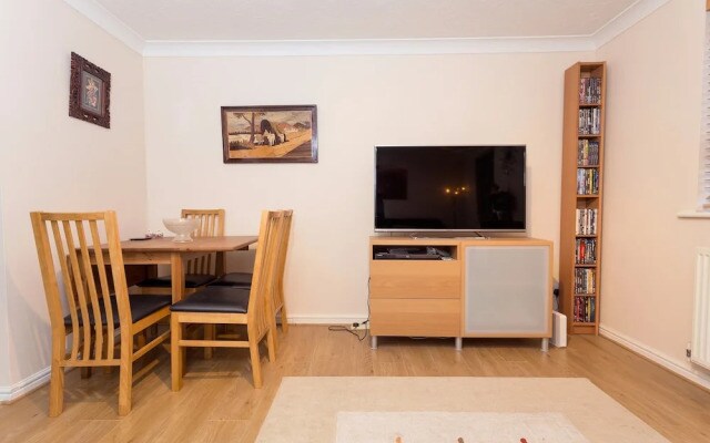 2 Bedroom Flat 2 Minutes from the River