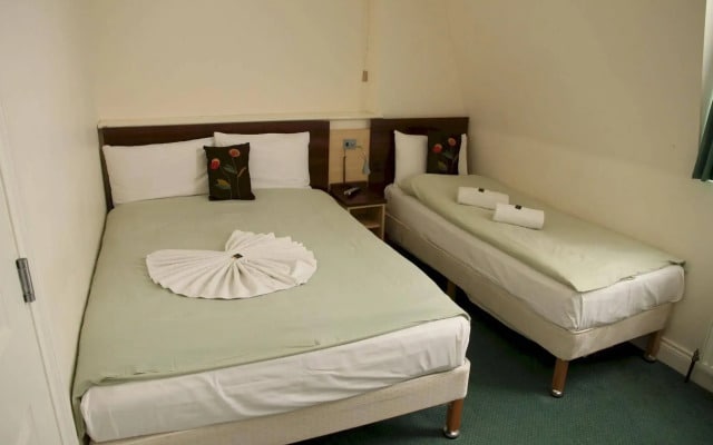Отель Four Points Flex by Sheraton London Kensington Olympia