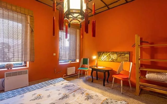 Riverside & China Town Hostel