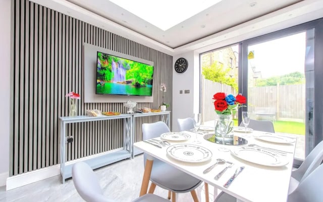 The Pond House - Ensuite Rooms