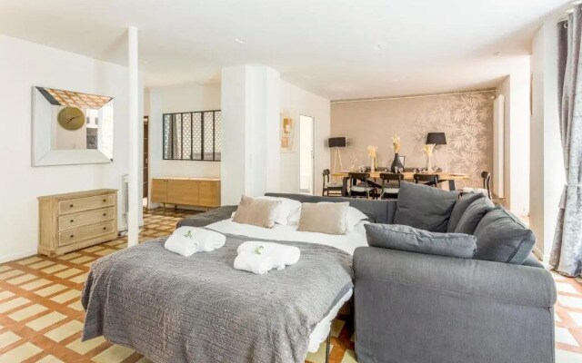 180 Suite Eden, Luxury Apt at Sacre Coeur