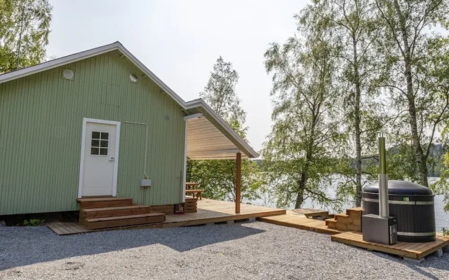 Peace and Privacy Travel - Aulanko Lake Hide-out