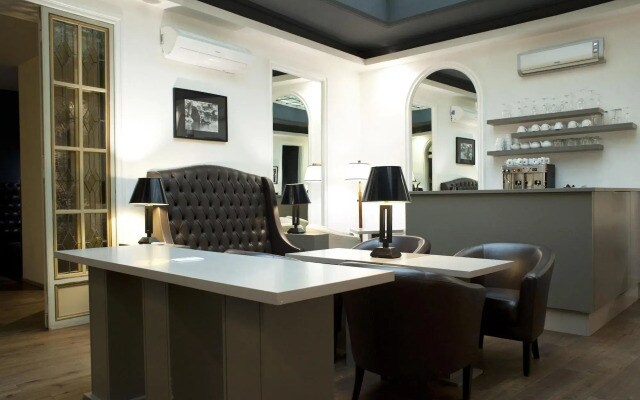 Piazza Farnese Luxury Suites
