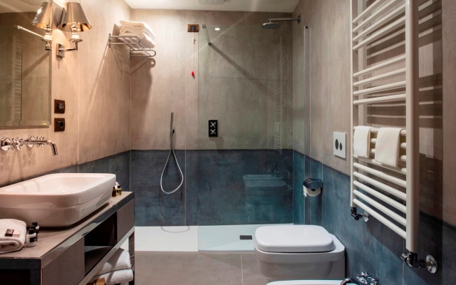Aqua Apartments