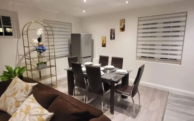 Inviting, Relaxing, 2-bed House-hampstead-london