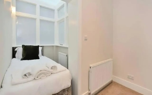 3-bed South Kensington Flat With Outdoor Terrace