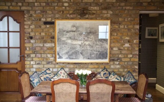 Classy Flat Next to Battersea Park for 4