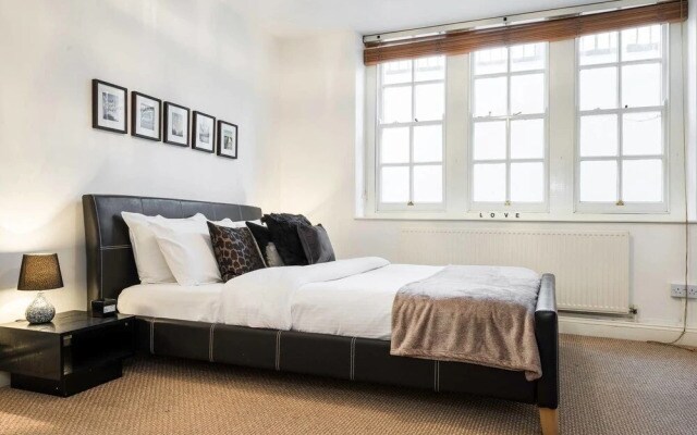 Spacious 2BR Home in Islington - up to 6 Guests!