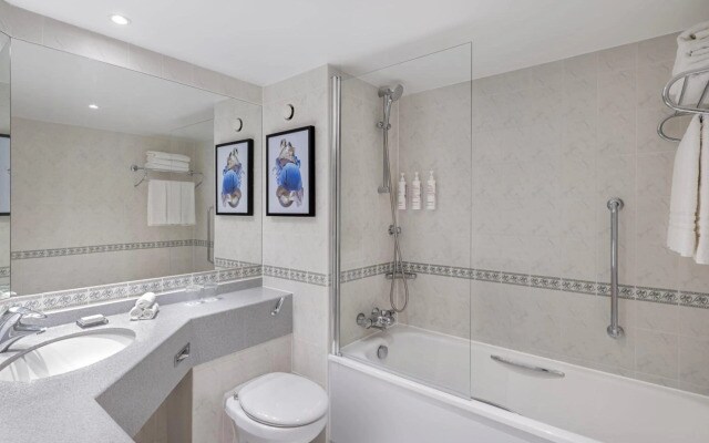 Delta Hotels by Marriott Heathrow Windsor