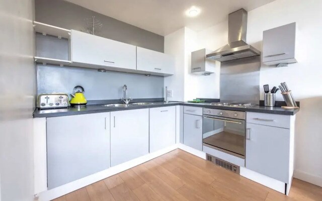 Modern & Central 1KB Apt, Salford Quays