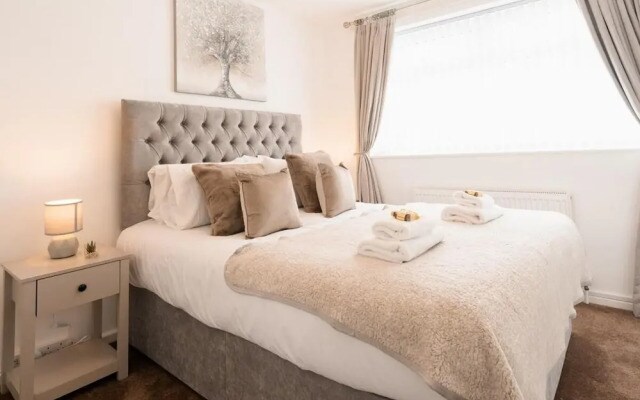 Convenient Wirral Retreat