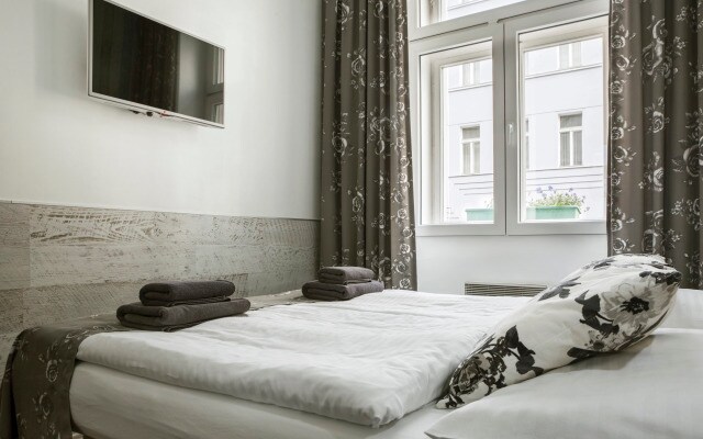 Royal Court Hotel