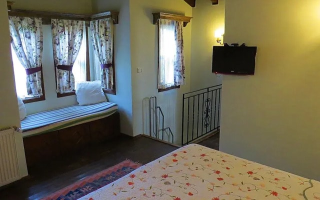 Piccolo Mondo Hotel