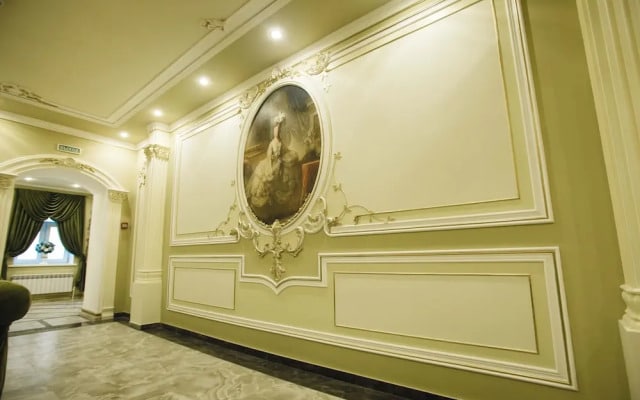 Knyagini Uhtomskoj Hotel
