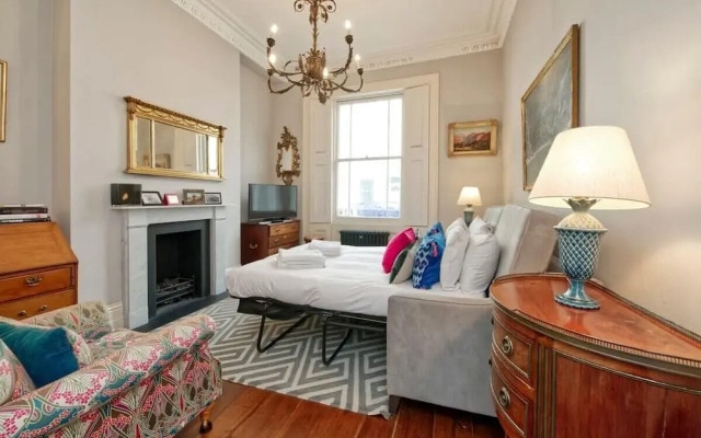 Traditional 1 Bed Apartment, Pimlico