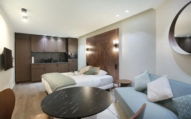 Modern Suite Center of Paris Montmartre
