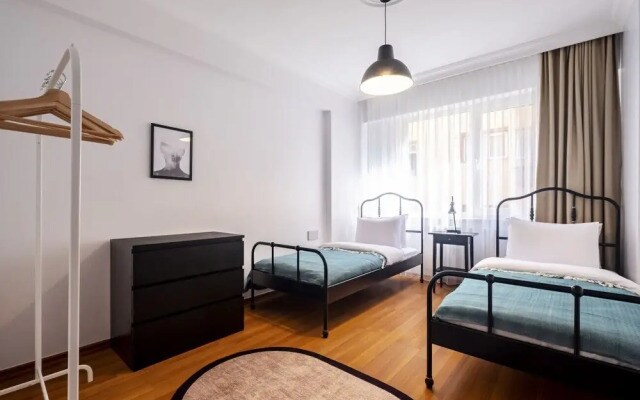 Centrally Located Sleek and Modern Flat in Sisli